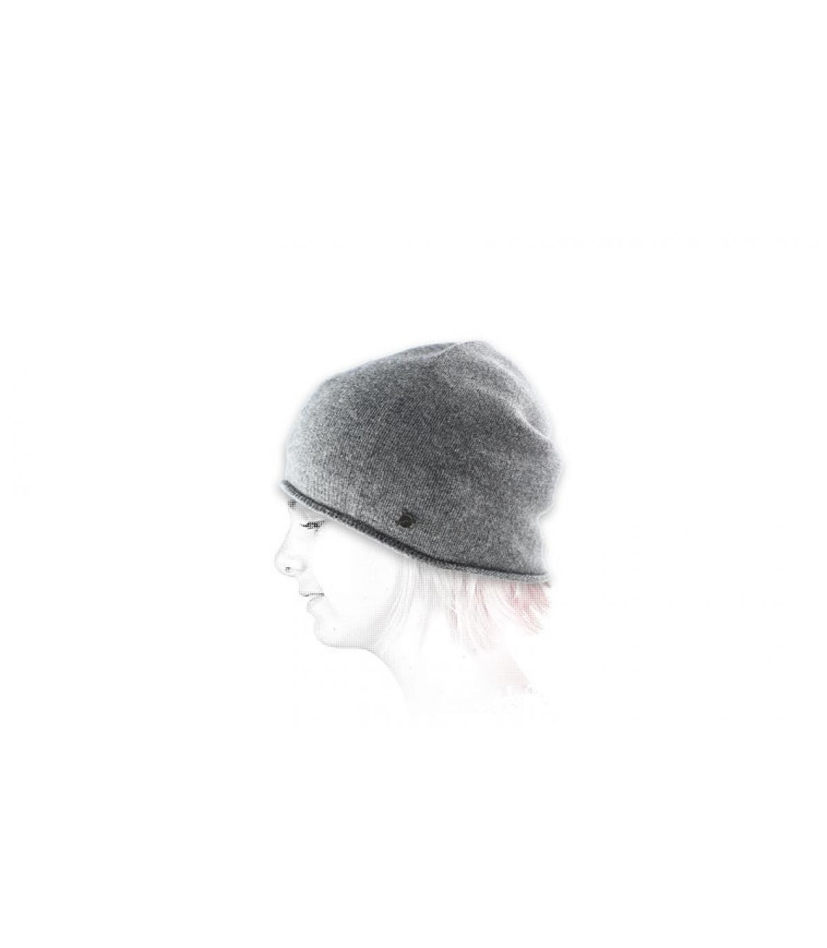 Grey cashmere beanie Smoke grey cashmere beanie